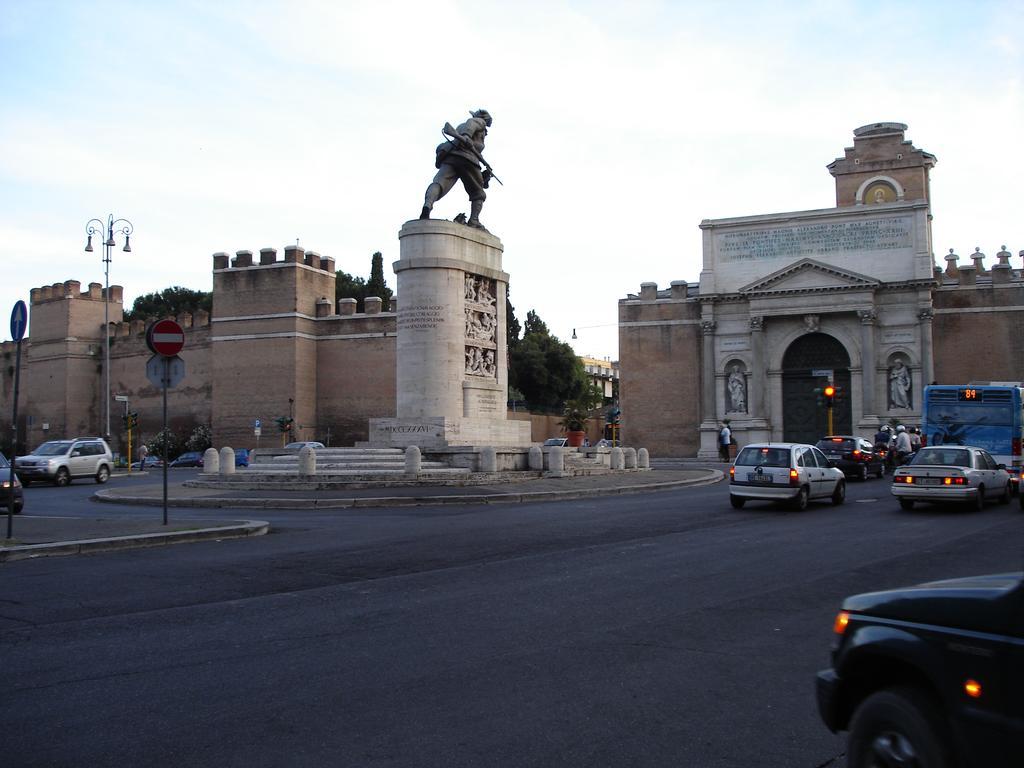 B&B San Michele A Porta Pia Рим Екстер'єр фото